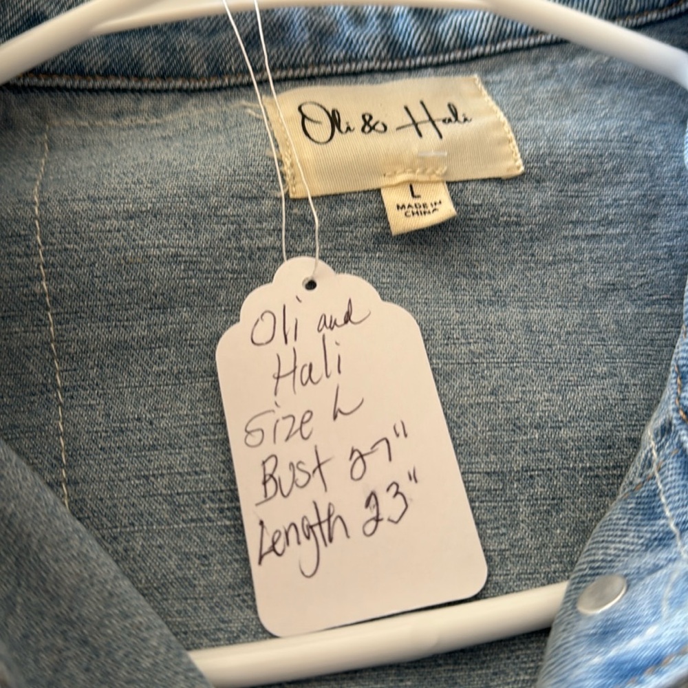Oli & Hali Blue Jean Jacket with Unique Pattern and Frayed Hem - Picture 7 of 16